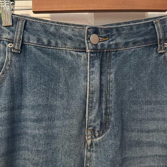 HDLTE NWT Wide LegJeans; Size XL; medium wash - Picture 6 of 11